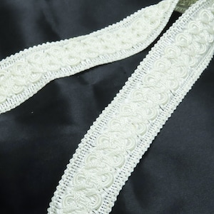 Tresse 1 3/8 « 35mm Off White Bordure décorative. Prix par verge