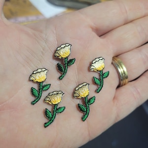 5 x Daffodil Mini Embroidered Iron On Appliques