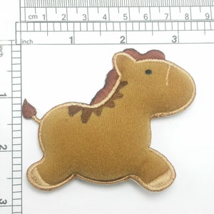 Horse Pony Iron On Patch Applique - Puffy 3D Misure 3 3/8&quot; di lunghezza x 2 3/4&quot; di altezza