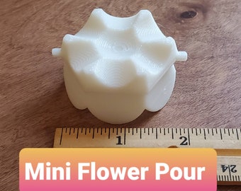 2&quot; Mini 6 petal Original Flower Pour Cup - Reverse Flower Dip - Acrylic Paint Pouring Split Cup