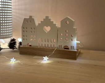 Light houses on wooden strips