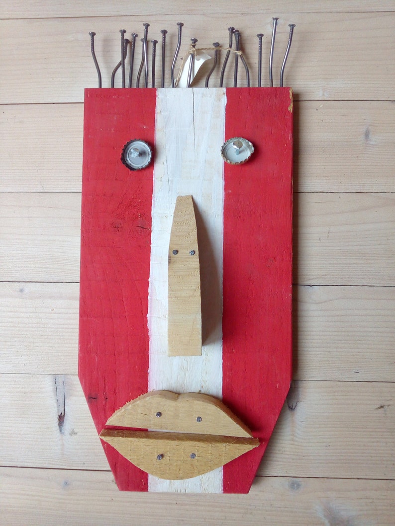 Schlüsselbrett Holzgesicht mit Flaggenaufdruck Bild 1