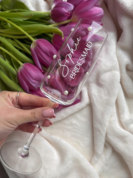 Wedding flutes, Personalised champagne flute, Wedding glasses, pearls