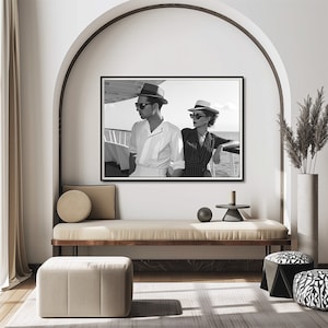 Schwarzes und weißes Paar auf Kreuzfahrtschiff Poster, Perfekte nautische Eleganz Dekor, Vintage Chic Menschen auf Seereise Druck, digitaler Download