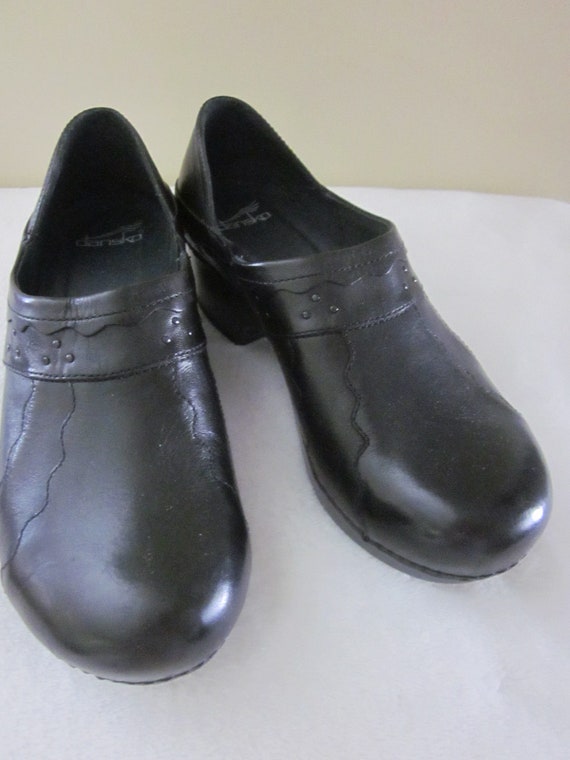 dansko black clogs size 39