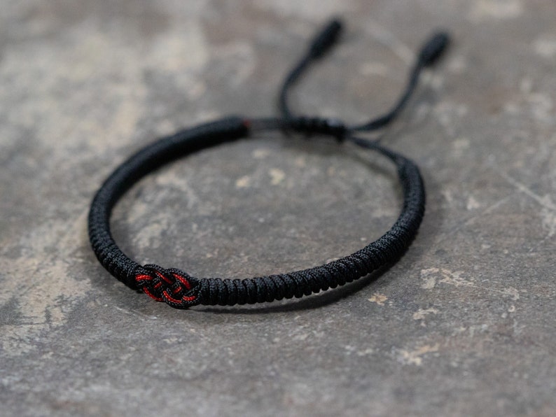 Bracelet tressé tibétain bouddhiste fait main pour homme et femme, bracelet en corde tressée, bracelet noeuds porte-bonheur, bracelet pour le yoga et la méditation. image 4