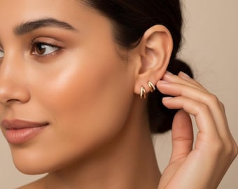 Pendientes de aro dobles pequeños / Pendientes de aro minimalistas de oro / Aros delicados de circonita