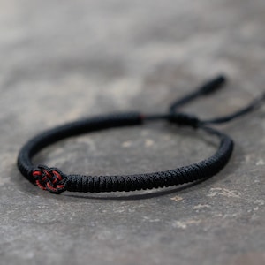 Pulsera trenzada tibetana budista hecha a mano para hombre y mujer, pulsera de cuerda trenzada, pulsera de nudos de la suerte, pulsera para yoga y meditación. imagen 5