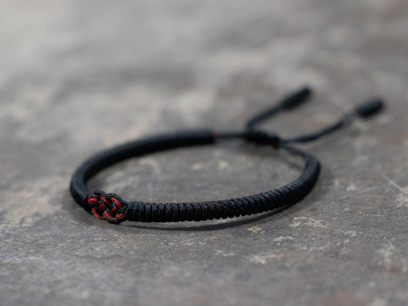 Pulsera trenzada tibetana budista hecha a mano para hombre y mujer, pulsera de cuerda trenzada, pulsera de nudos de la suerte, pulsera para yoga y meditación. imagen 5