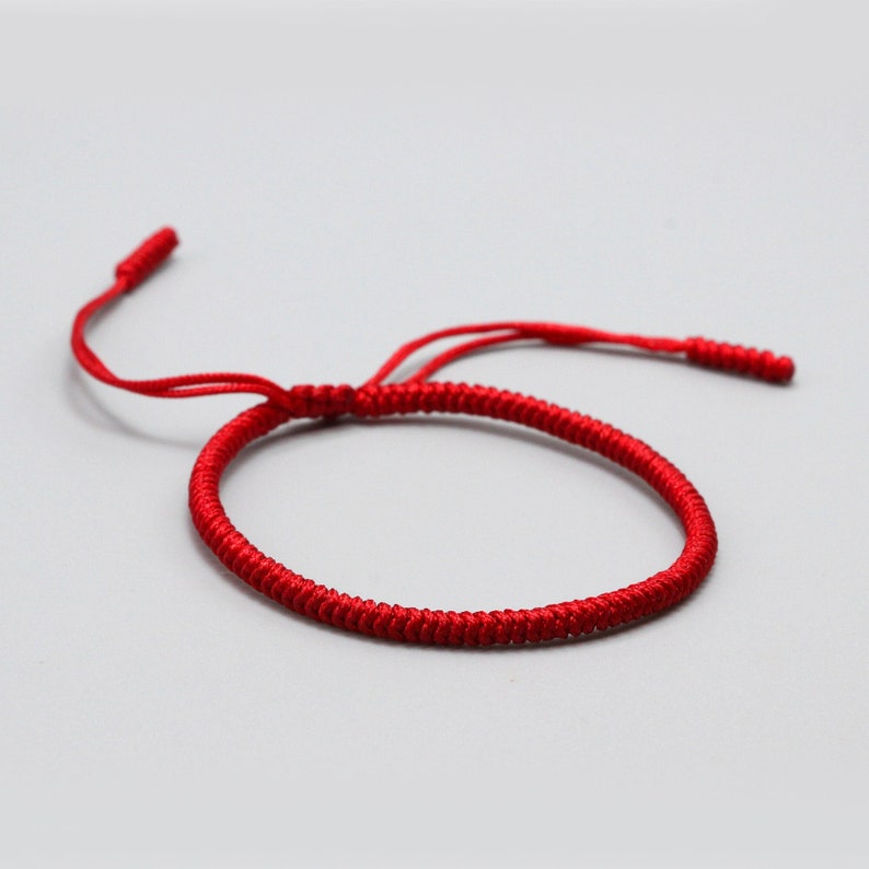 Pulsera roja tibetana budista hecha a mano, pulsera de nudos de la suerte trenzada tibetana delgada, pulsera de mujer hombre, pulsera trenzada imagen 1