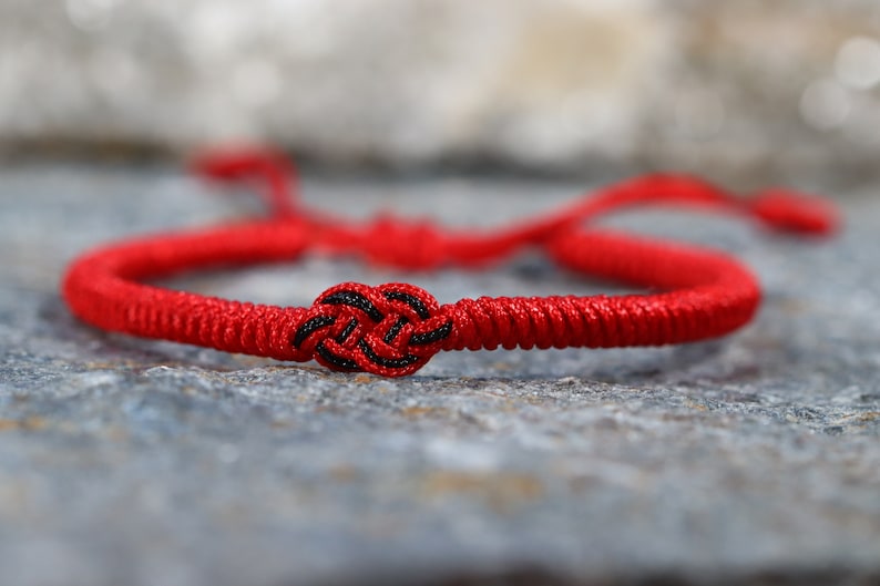 Schutz Rot Armband Handgemachte Buddhistische Tibetische geflochtene Armband für Männer und Frauen, geflochtenes Seil Armband, Glücksknoten Armband Bild 3