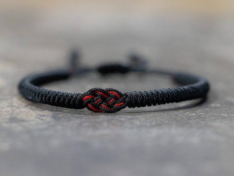 Bracelet tressé tibétain bouddhiste fait main pour homme et femme, bracelet en corde tressée, bracelet noeuds porte-bonheur, bracelet pour le yoga et la méditation. image 1