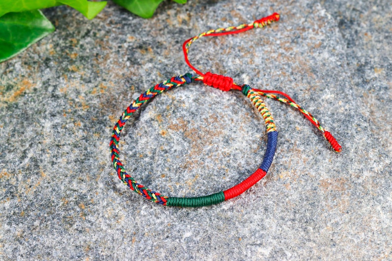 PASSION Bracelet tibétain bouddhiste fait main pour homme et femme, bracelet en fil tressé, bracelet noeuds porte-bonheur, bracelet yoga et méditation. image 6