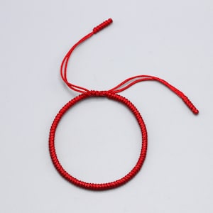 Pulsera roja tibetana budista hecha a mano, pulsera de nudos de la suerte trenzada tibetana delgada, pulsera de mujer hombre, pulsera trenzada imagen 2