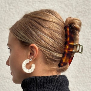 Große Grace Haarspange in Dark Tortoise, Haarkralle, Ethischer Schmuck, Haarschmuck, Schildkrötenpanzer-Haarspange, Französische Haarspange, Haarfrau
