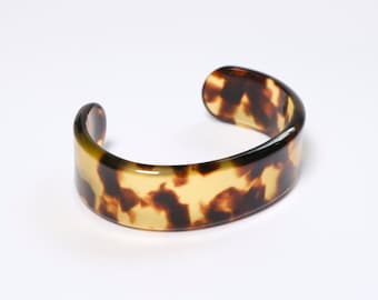 Carrie Bracelet in Light Tortoise, Cellulose Acetate bracelet, Perfect Women Gift Fashion jewelry, tortoise shell bracelet turtle bracelet