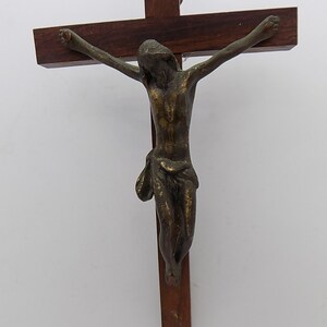 Wood cross and Bronze cross Jésus Christ, gift idea, vintage item, vintage, baptism gift, religious, spiritual gift gift