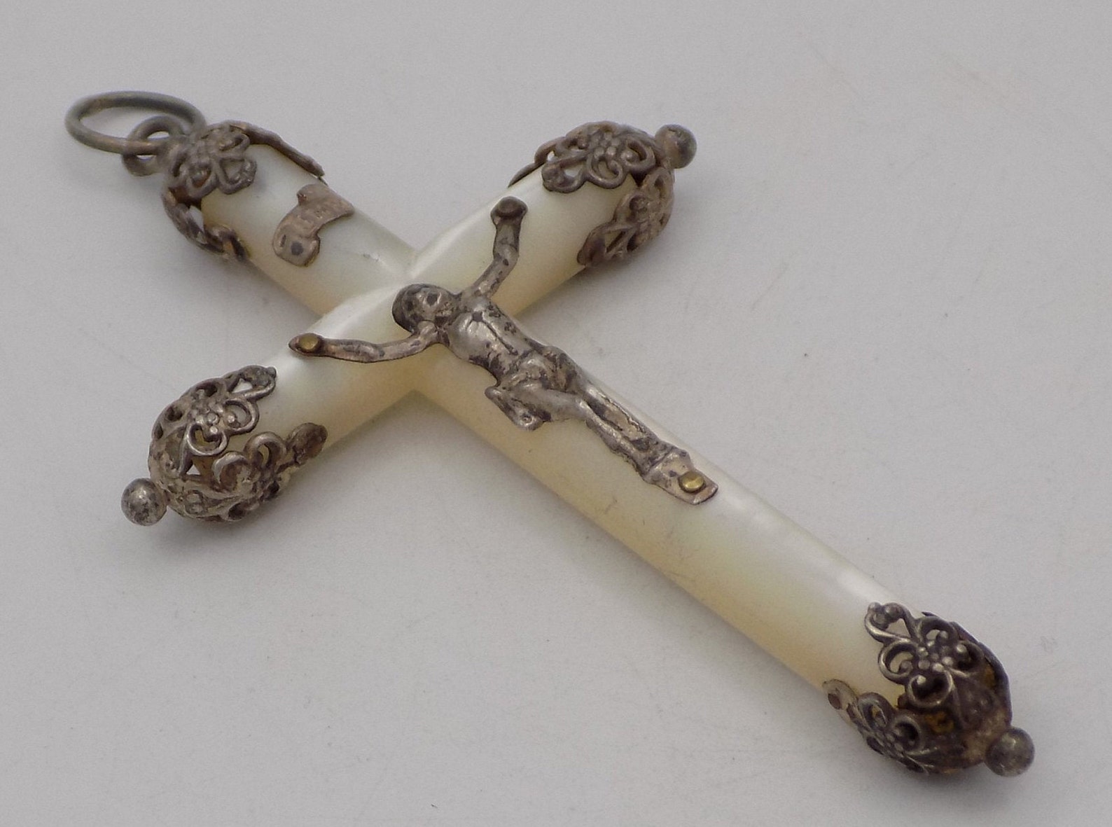 CROIX Ancient, Religious Pendant Cross, Silver Cross and Motherof