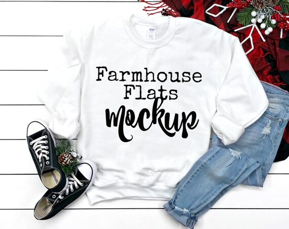 T-Shirt Mockup Gildan 180 White Winter