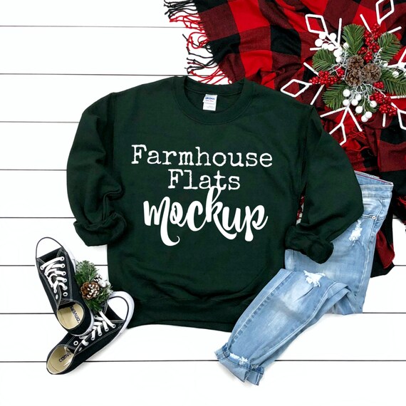 T-Shirt Mockup Gildan 180 Forest Winter
