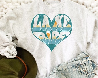 Retro Lake Babe, Retro Lake Sweatshirt, Retro Beach Sweatshirt, Lake Sweatshirt, Lake Life Sweatshirt, Travel Sweatshirt, Lake Life Hoodie