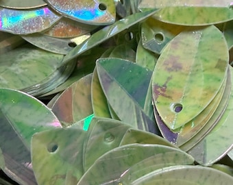 Opaque Mottled Green Leaves/Wings, 15mm x 10mm, 2.5g