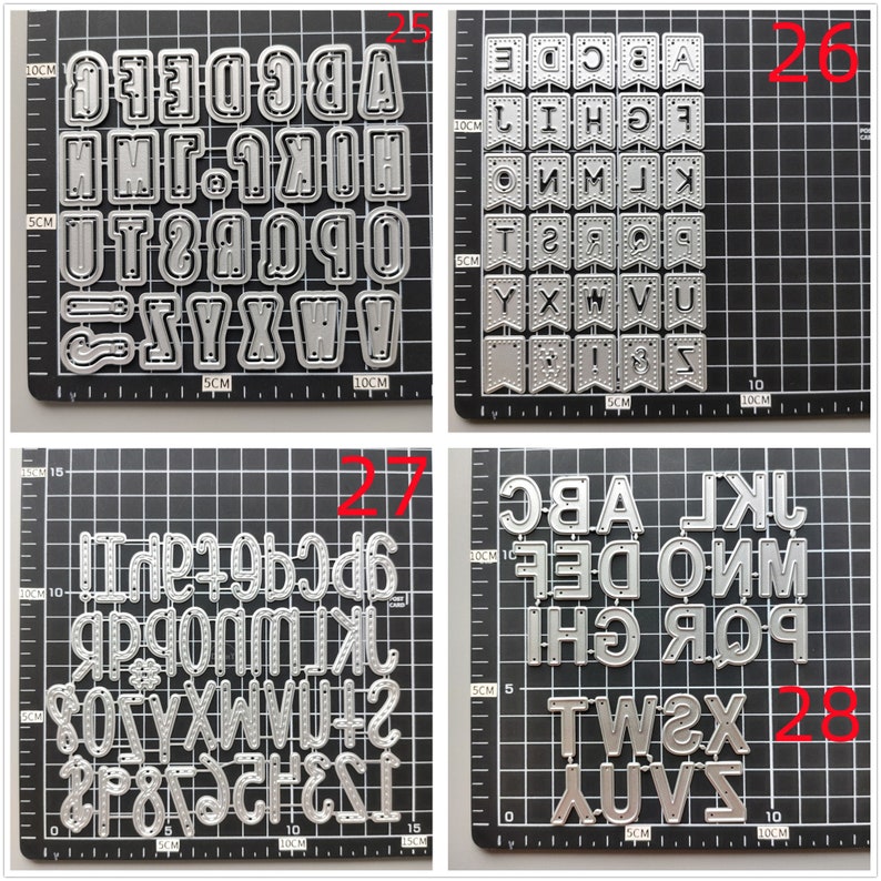 Może przedstawiać: Cztery arkusze metalowych szablon&oacute;w alfabetu do rękodzieła. Każdy arkusz zawiera inny zestaw liter i cyfr, a niekt&oacute;re arkusze mają elementy dekoracyjne, takie jak banery. Arkusze są oznaczone numerami 25, 26, 27 i 28.