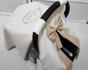 Ljuskrämfärgad och beige bilbarnstolsöverdrag för flicka och pojke, personlig bilbarnstolssufflett med namnbroderi, babyshowerpresent