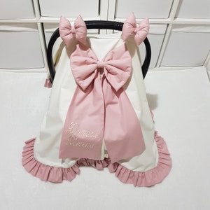 Crema clara y rosa rubor bebé cubierta del asiento del coche niña con volantes y 3 arcos, personalizado Carseat Canopy bebé niña / niña bebé ducha regalo