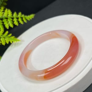 Högkvalitativt armband med röd agat i Madagaskar-toning, 60+ mm, isigt genomskinligt flerskiktat himmelskt öga, balanserad energikoncentration, present till henne