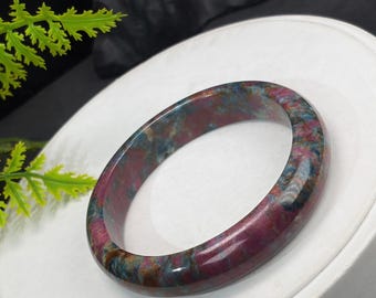Brazalete de zoisita rubí: 62 mm, brillo de porcelana, rojo, verde, azul, estilo pintura al óleo.