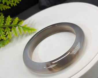 Brazalete de ágata gris degradada: 57 mm, translúcido, multicapa, con ojos celestiales.
