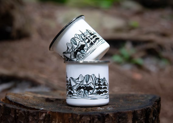 Mountain Bear Enamel Mug: Outdoor Camping Drinkware (Eco-Friendly, Dishwasher Safe)