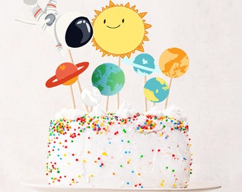 Topo de Bolo Espacial Astronauta Centro de Mesa Festa de Aniversário Espaço Sideral Galáxia Decoração de Mesa Menino Planetas Sol Download Digital Imprimível 0046 0259