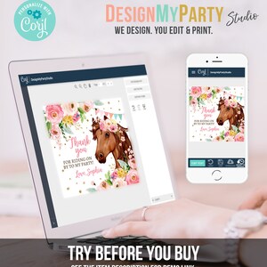 Puede incluir: Una plantilla de dise&ntilde;o digital para una tarjeta de agradecimiento con un caballo con una corona de flores y el texto "&iexcl;Gracias por venir a mi fiesta! Con cari&ntilde;o, Sophia".