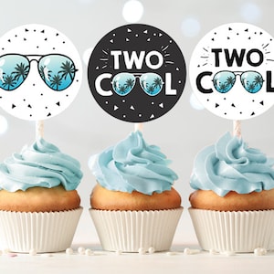 2 つのクールなカップケーキ トッパー 記念タグ 男の子 2 歳の誕生日パーティーのデコレーション 私はこれです 2 つのクールな誕生日 ブルー ダウンロード デジタル 印刷可能 0136