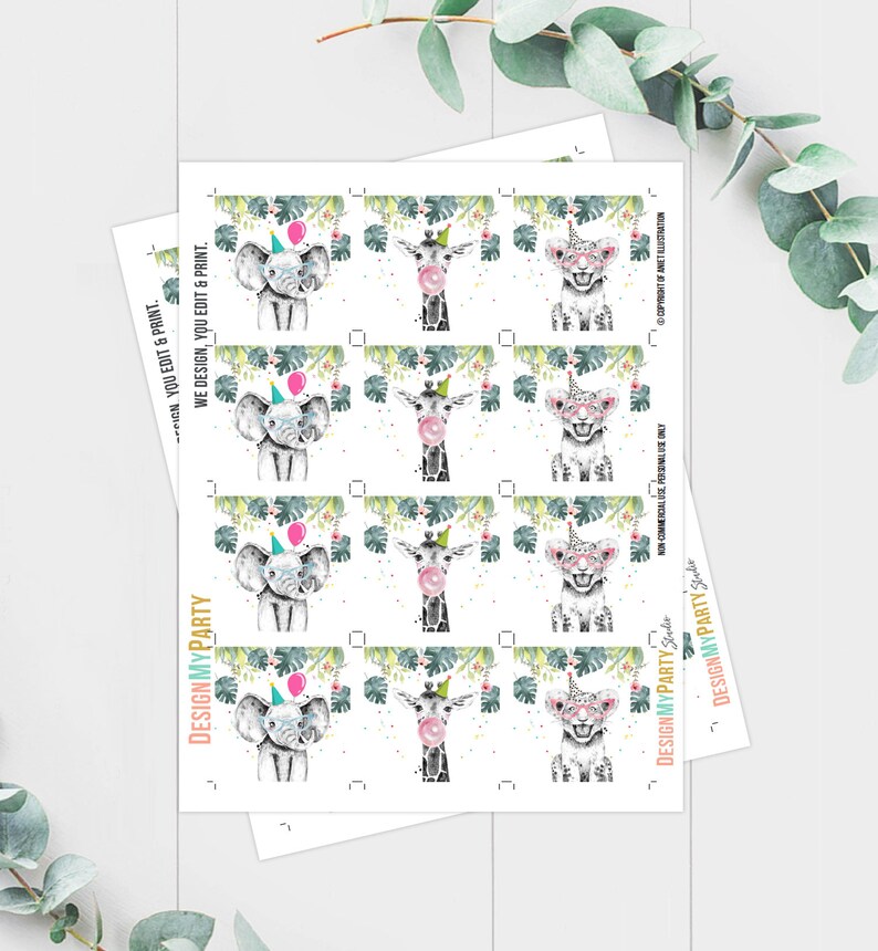 Puede incluir: Etiquetas de regalo de fiesta imprimibles con un elefante, una jirafa y un le&oacute;n que llevan sombreros de fiesta y gafas. Las etiquetas est&aacute;n decoradas con confeti y hojas tropicales.