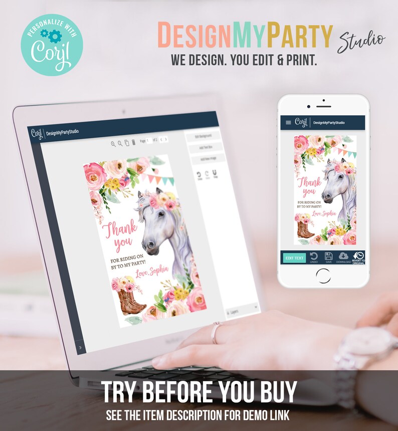 Puede incluir: Una plantilla de dise&ntilde;o digital para una tarjeta de agradecimiento con un caballo blanco con una diadema floral rosa y un borde floral rosa y blanco. El texto de la tarjeta dice "&iexcl;Gracias por pasar por mi fiesta! Con cari&ntilde;o, Sophia".