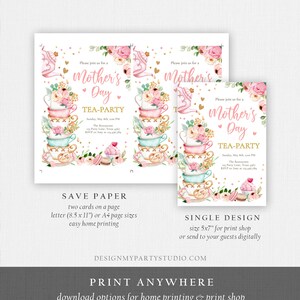 K&ouml;nnte beinhalten: Einladungen zur Muttertags-Teeparty. Das Design zeigt gestapelte Teetassen mit Blumenarrangements, Makronen und dem Text "Mother's Day Tea Party". Die Einladungen sind in zwei Gr&ouml;&szlig;en erh&auml;ltlich, darunter eine Option von 12,7 x 17,8 cm.
