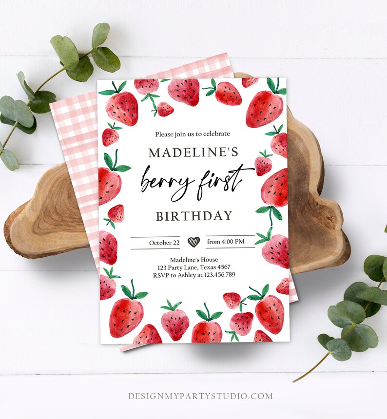 Peut inclure: Une illustration aquarelle de fraises rouges et vertes avec le texte "Please join us to celebrate Madeline's berry first birthday" et les d&eacute;tails de l'&eacute;v&eacute;nement : le 22 octobre, &agrave; partir de 16h00, Madeline's House, 123 Party Lane, Texas 4567, RSVP &agrave; Ashley au 123.456.789.