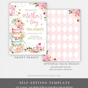 K&ouml;nnte beinhalten: Einladung zur Muttertags-Teeparty mit floralem Design. Das Frontdesign zeigt gestapelte Teetassen, Blumen und den Text "Mother's Day Tea-Party". Das R&uuml;ckdesign hat ein rosa-wei&szlig;es Rautenmuster mit floralen Akzenten.
