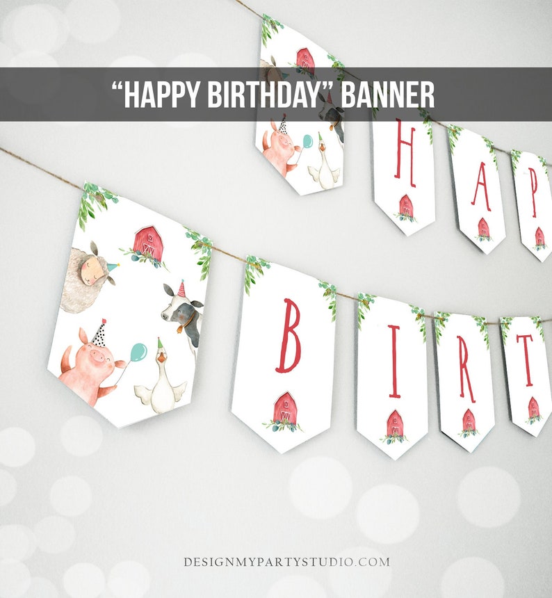 Pu&ograve; includere: Uno striscione bianco con lettere rosse che compongono la scritta "Happy Birthday" con illustrazioni di animali della fattoria e fienili rossi su ogni bandiera.