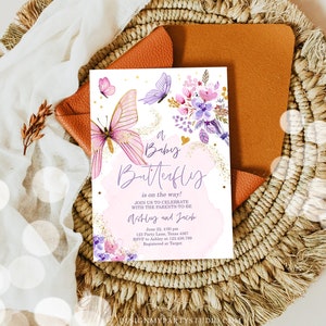 Redigerbar fjärilsbabyshowerinbjudan Lila fjäril på väg Blommig rosa guldflicka Digital nedladdning Evite-mall Utskrivbar 0437 bild 5