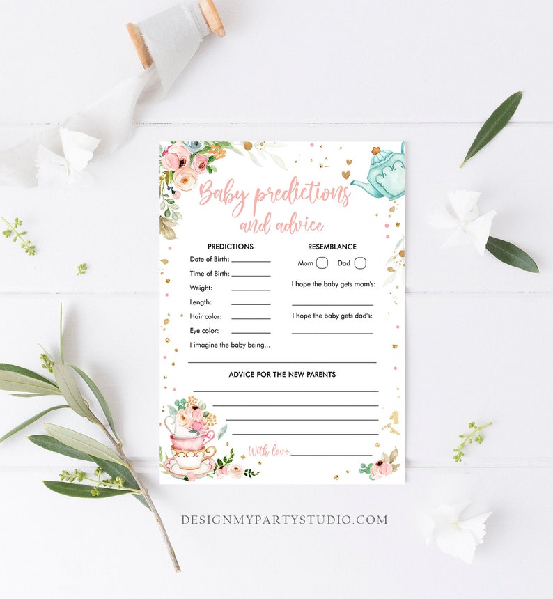 Puede incluir: Una tarjeta de juego de baby shower imprimible con un dise&ntilde;o floral y una ilustraci&oacute;n de tetera. La tarjeta incluye secciones para predicciones sobre la fecha de nacimiento del beb&eacute;, la hora, el peso, la longitud, el color del cabello y el color de los ojos. Tambi&eacute;n incluye secciones para que los invitados escriban sus consejos para los nuevos padres y adivinen si el beb&eacute; se parecer&aacute; a la madre o al padre.