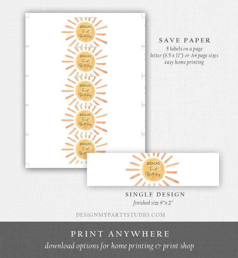 Puede incluir: Etiquetas imprimibles con un dise&ntilde;o de sol y el texto "Jessica's First Birthday". Las etiquetas est&aacute;n dise&ntilde;adas para una f&aacute;cil impresi&oacute;n en casa y miden 20,3 cm por 5,1 cm.