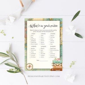 Puede incluir: Una tarjeta de juego imprimible con un fondo de mapa del mundo vintage. El juego se llama "What's in your purse?" y pide a los jugadores que marquen los art&iacute;culos que tienen en su bolso y sumen los puntos. La persona con m&aacute;s puntos gana.
