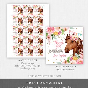 Puede incluir: Etiquetas de agradecimiento imprimibles con un caballo marr&oacute;n con una corona floral rosa. Las etiquetas tienen un dise&ntilde;o floral rosa y blanco con detalles de purpurina dorada. El texto en las etiquetas dice "&iexcl;Gracias por venir a mi fiesta! Con cari&ntilde;o, Sophia".