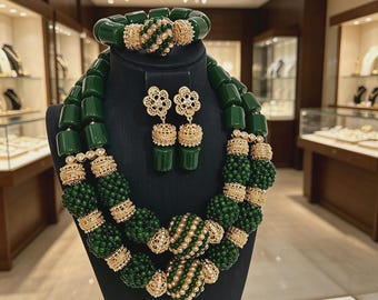 Vintage Green Bead Necklace and Earrings, Bridal jewelry set