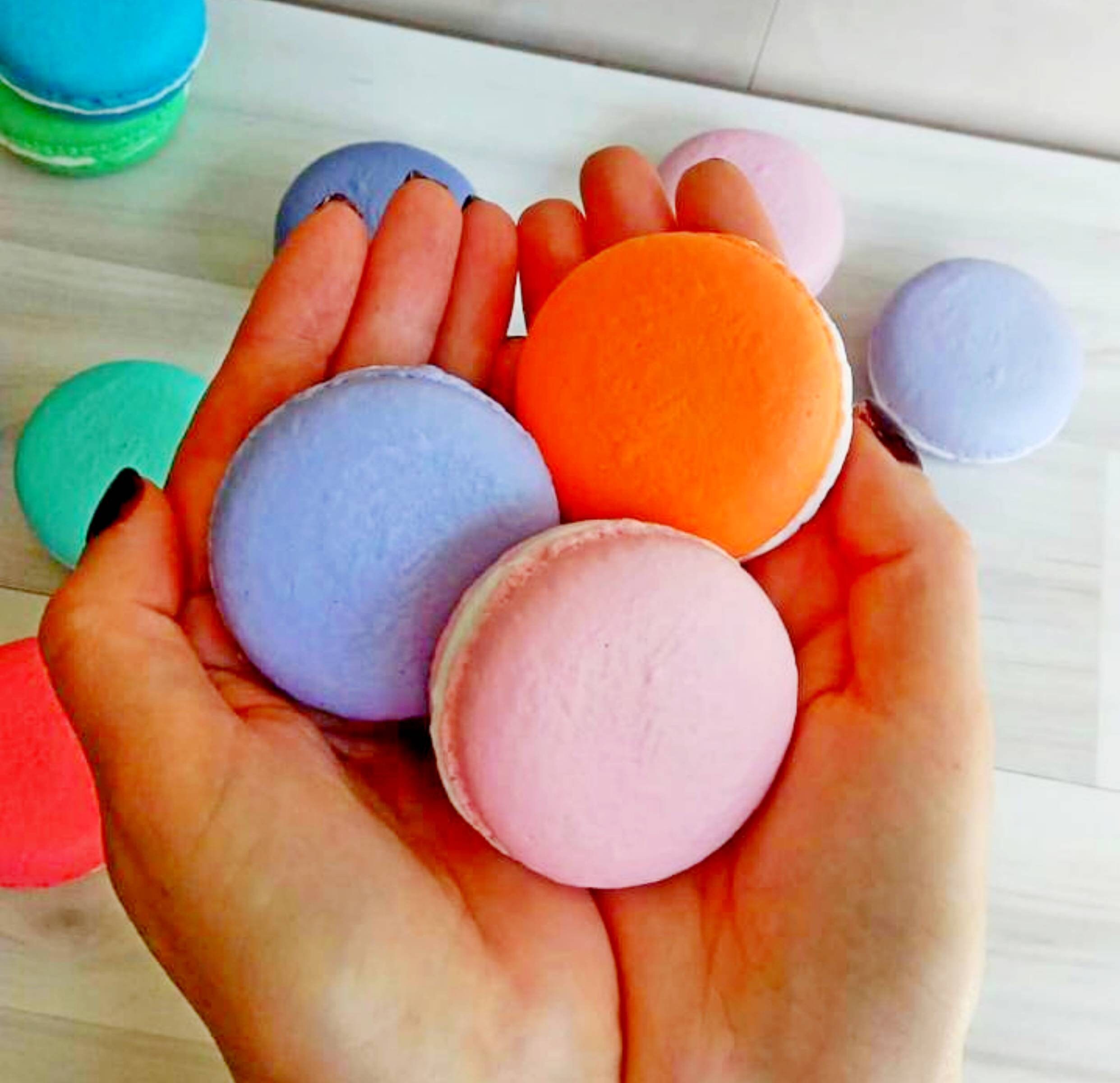 2 Stampi In Silicone Per Fondente E Torta 3D - 10,3 Cm - Rotondi, Per Decorazioni, Cioccolato, Sapone E Resina