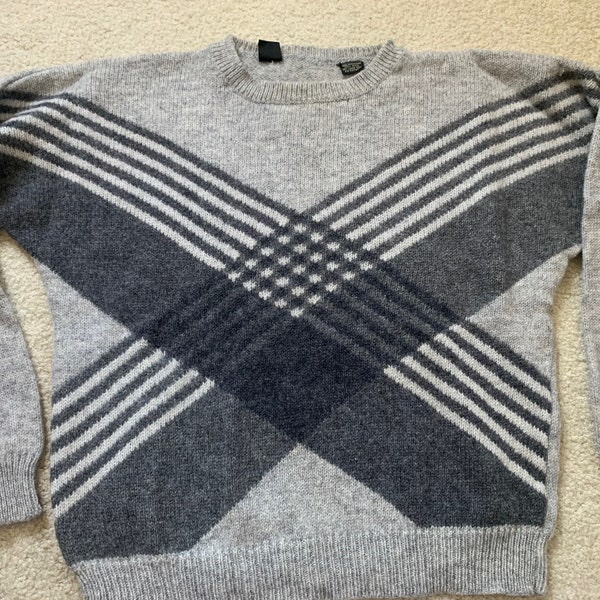 Merino Wool Geometric Print Gray Sweater – Made in Hong Kong – Size Medium